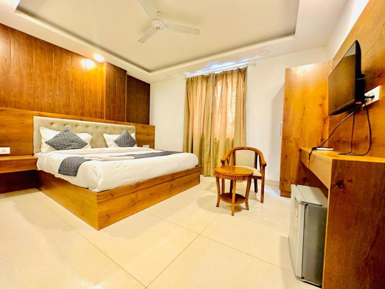 Hotel Galaxy Inn Near Delhi International Airport نيودلهي المظهر الخارجي الصورة