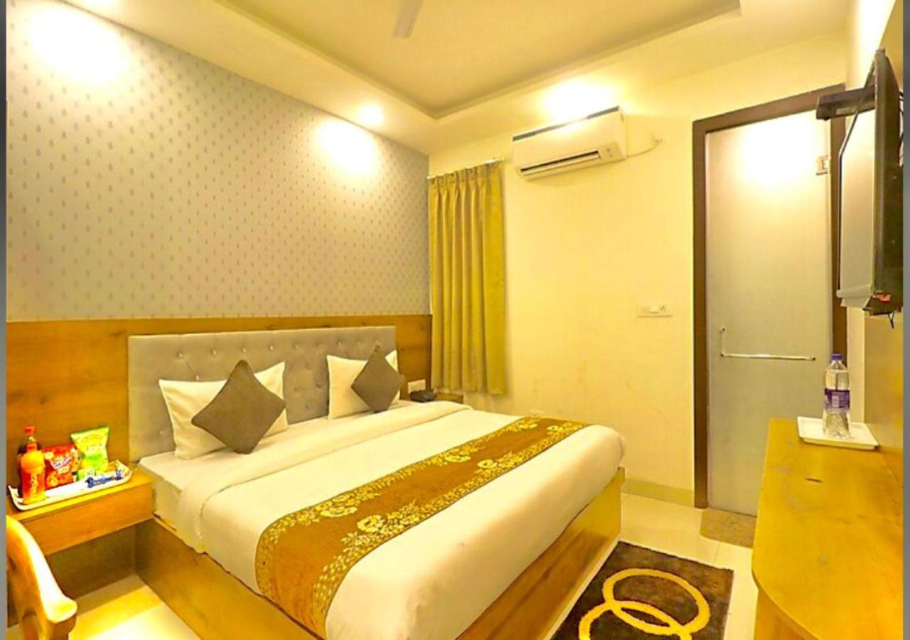 Hotel Galaxy Inn Near Delhi International Airport نيودلهي المظهر الخارجي الصورة