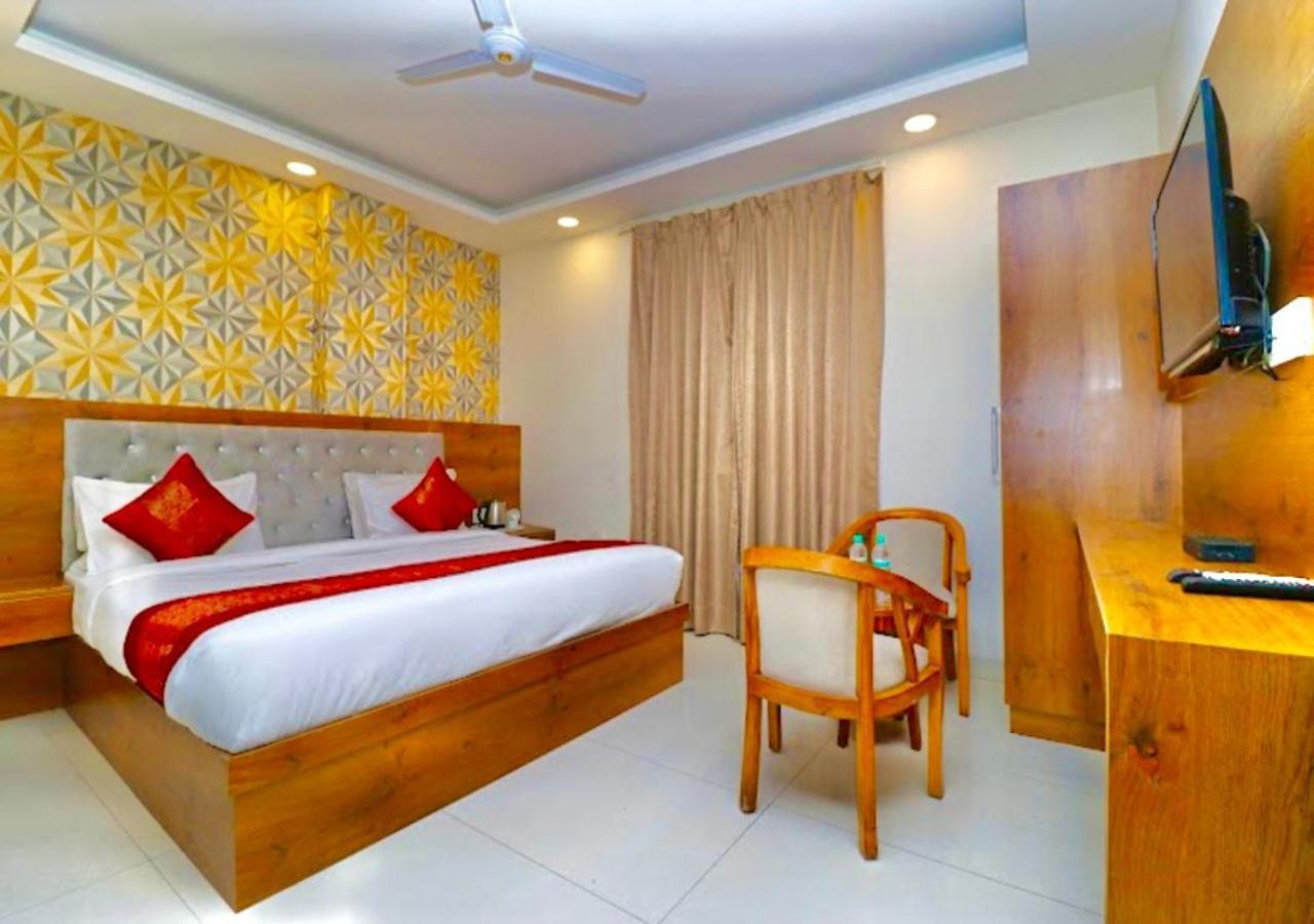 Hotel Galaxy Inn Near Delhi International Airport نيودلهي المظهر الخارجي الصورة