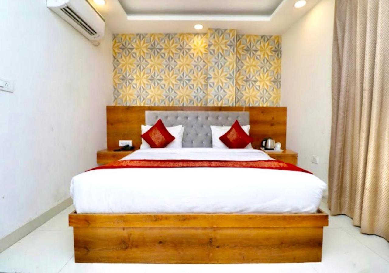 Hotel Galaxy Inn Near Delhi International Airport نيودلهي المظهر الخارجي الصورة
